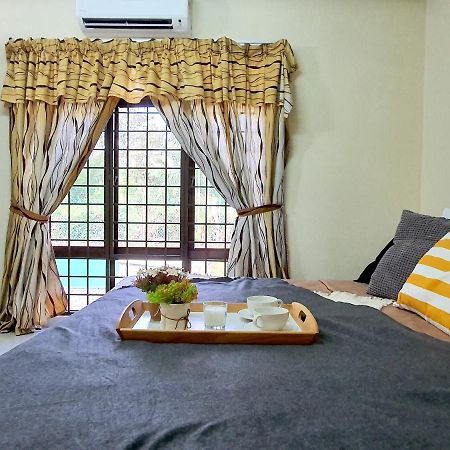 Melaka Afamosa Villa With Private Pool For 10 Pax Алор Гаджах Екстериор снимка