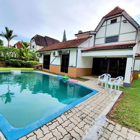 Melaka Afamosa Villa With Private Pool For 10 Pax Алор Гаджах Екстериор снимка