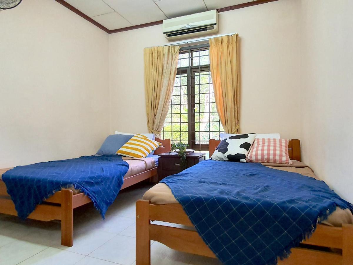 Melaka Afamosa Villa With Private Pool For 10 Pax Алор Гаджах Екстериор снимка