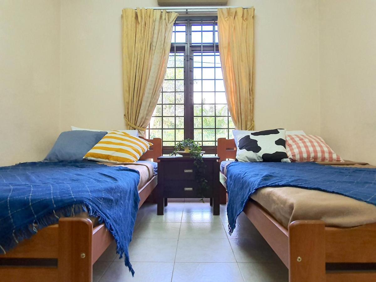 Melaka Afamosa Villa With Private Pool For 10 Pax Алор Гаджах Екстериор снимка